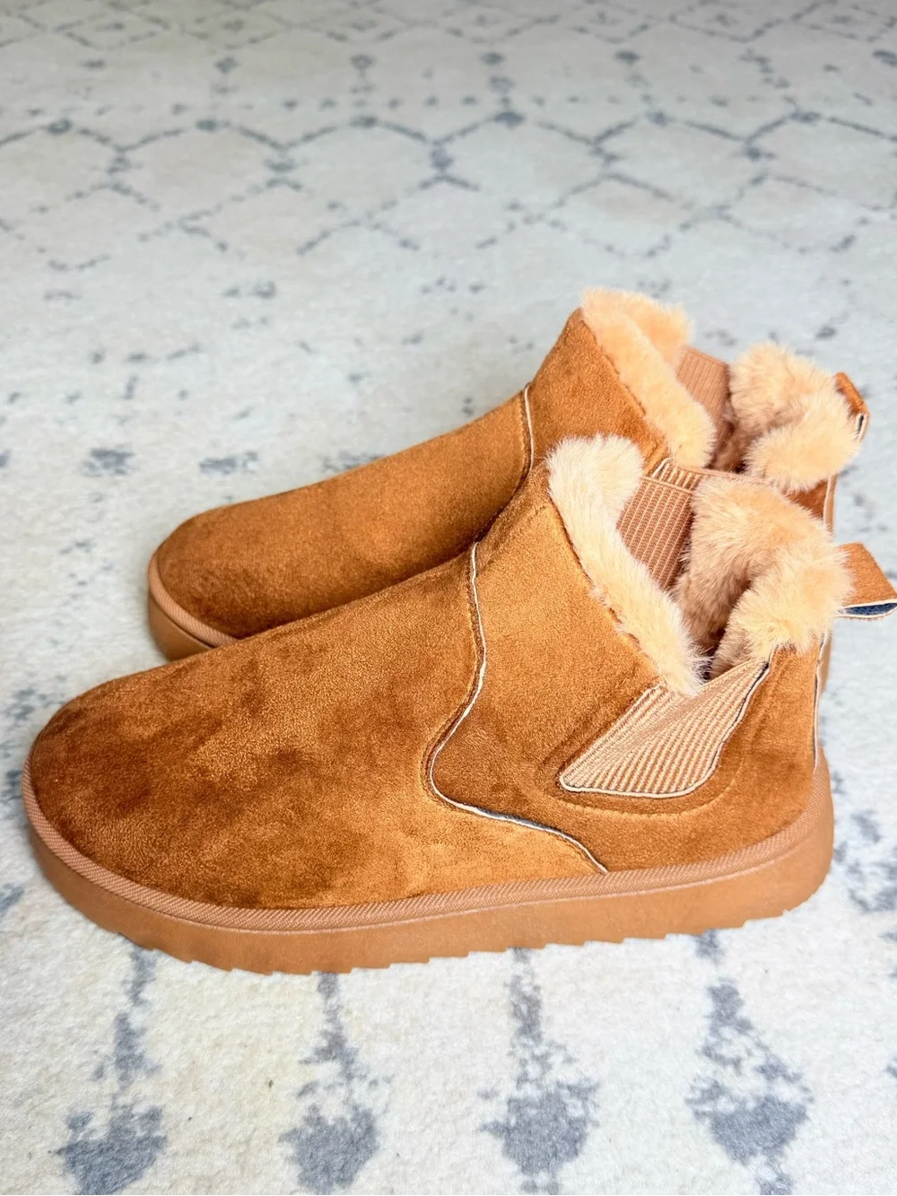 Suede Faux Fur Lined Chelsea Bootie in Chestnut sz 41 NWOT